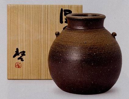 <span class="tw-text-xs tw-font-semibold">藤原啓</span><span class="tw-text-sm tw-font-semibold">「備前大壺」</span>