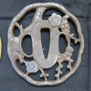 <span class="tw-text-sm tw-font-semibold">「鍔」</span>