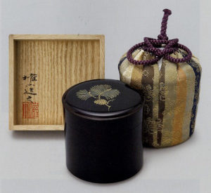 松田権六「松文蒔繪棗」