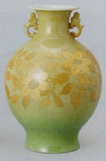 <span class="tw-text-xs tw-font-semibold">吉田美統</span><span class="tw-text-sm tw-font-semibold">「釉裏金彩鉄仙文花瓶」</span>
