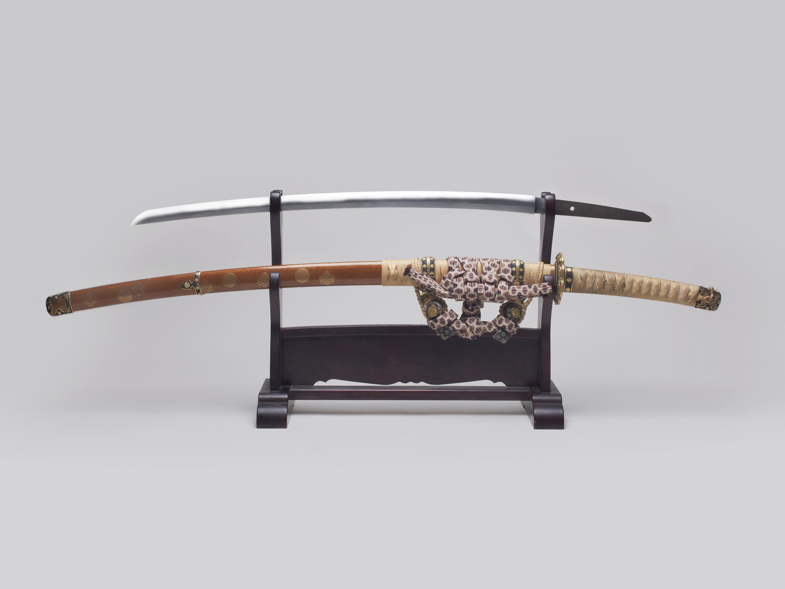 武具甲冑 山水図 刀掛 骨董品 武具の買取 | 絵画骨董買取プロ