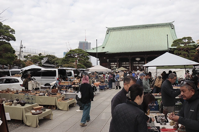 護国寺骨董市の風景