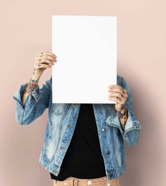 作者名が隠されている匿名の絵画のイメージ